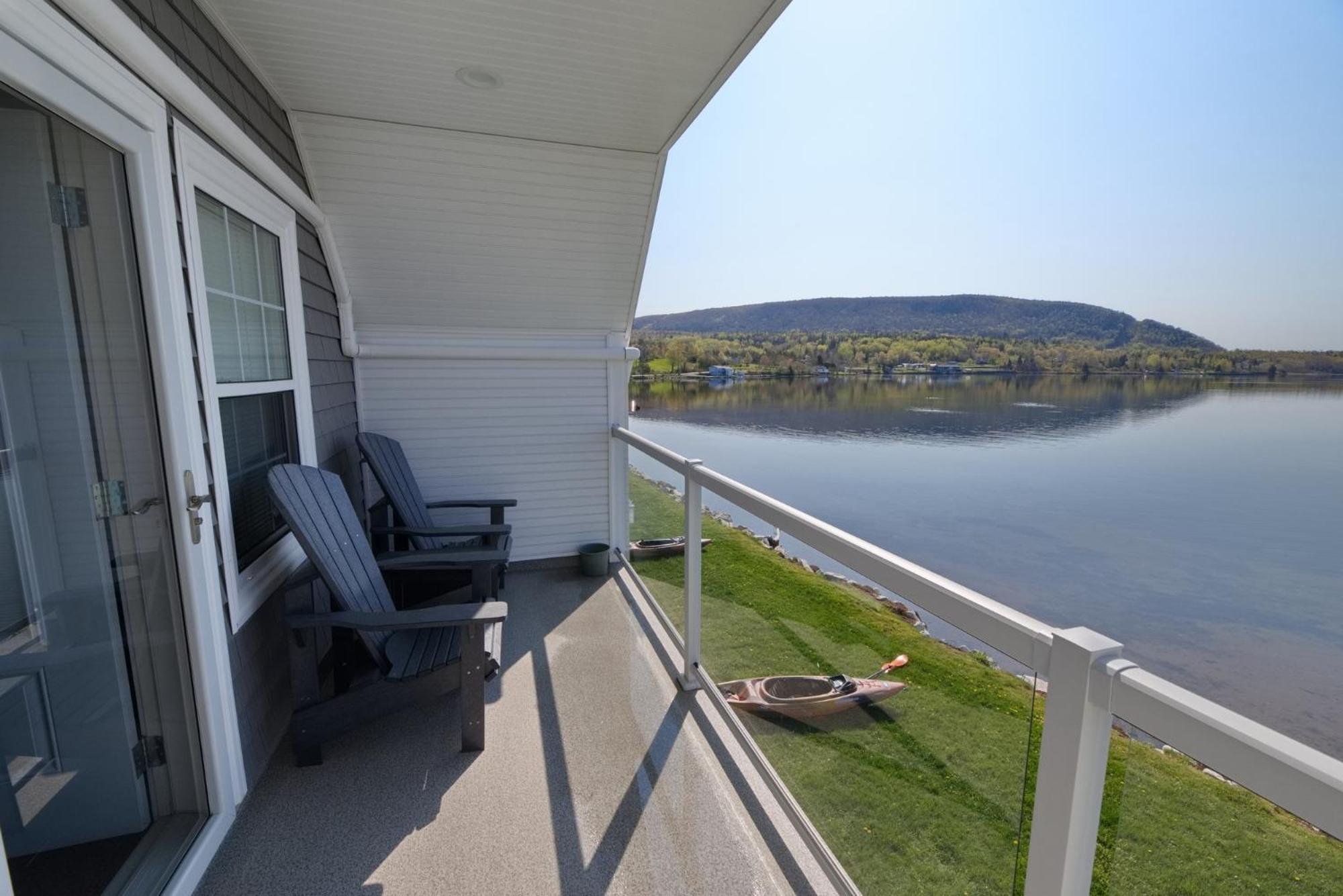 Keltic Quay Cottages & Bayfront Lodge Whycocomagh Eksteriør billede