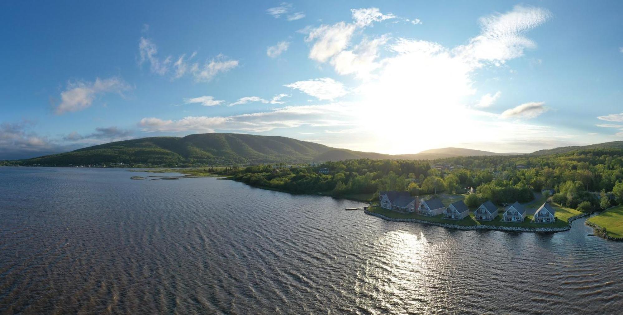 Keltic Quay Cottages & Bayfront Lodge Whycocomagh Eksteriør billede